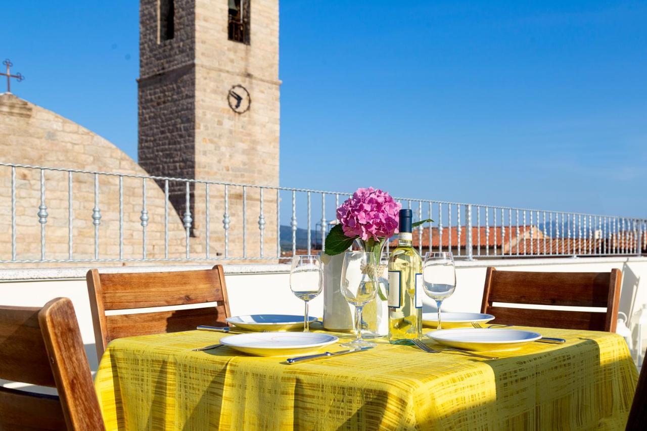 La Via Rooms And Terrace Olbia Eksteriør billede