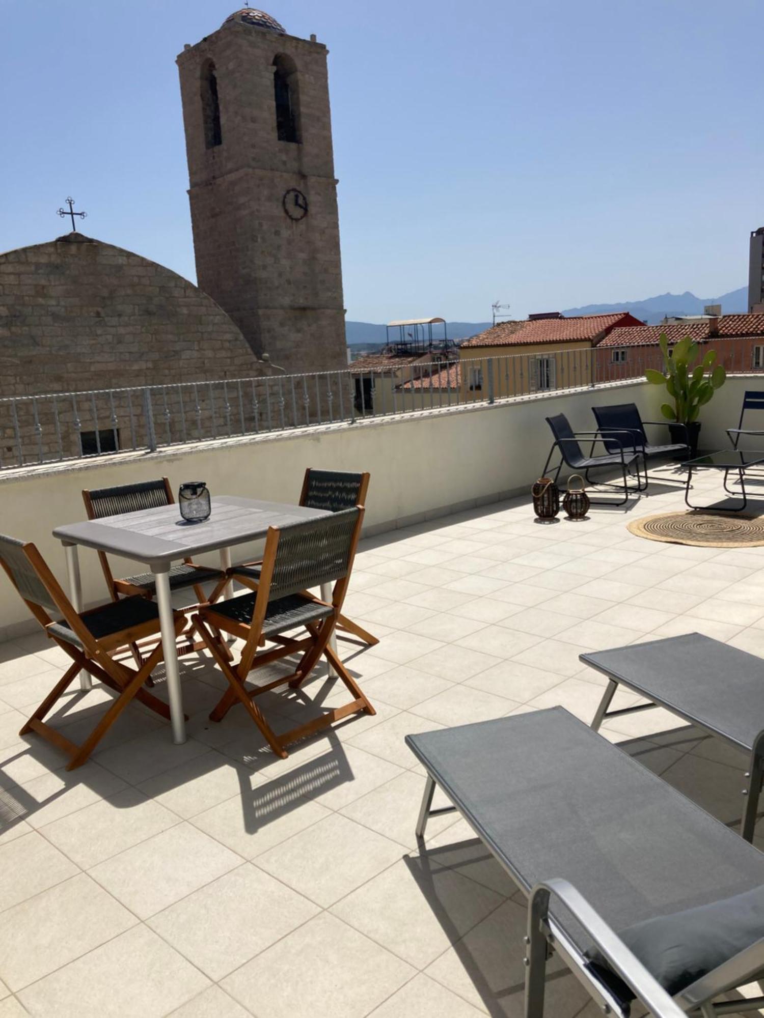 La Via Rooms And Terrace Olbia Eksteriør billede