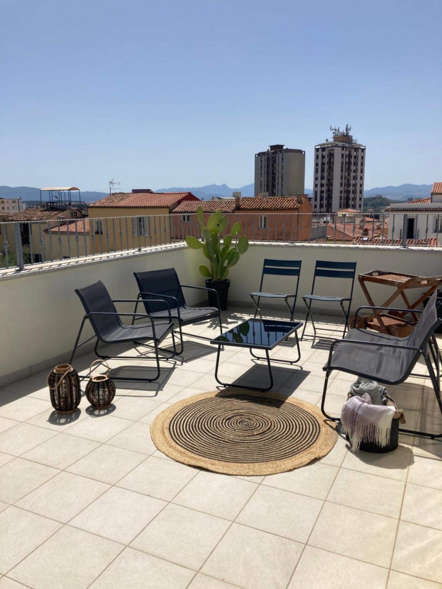 La Via Rooms And Terrace Olbia Eksteriør billede